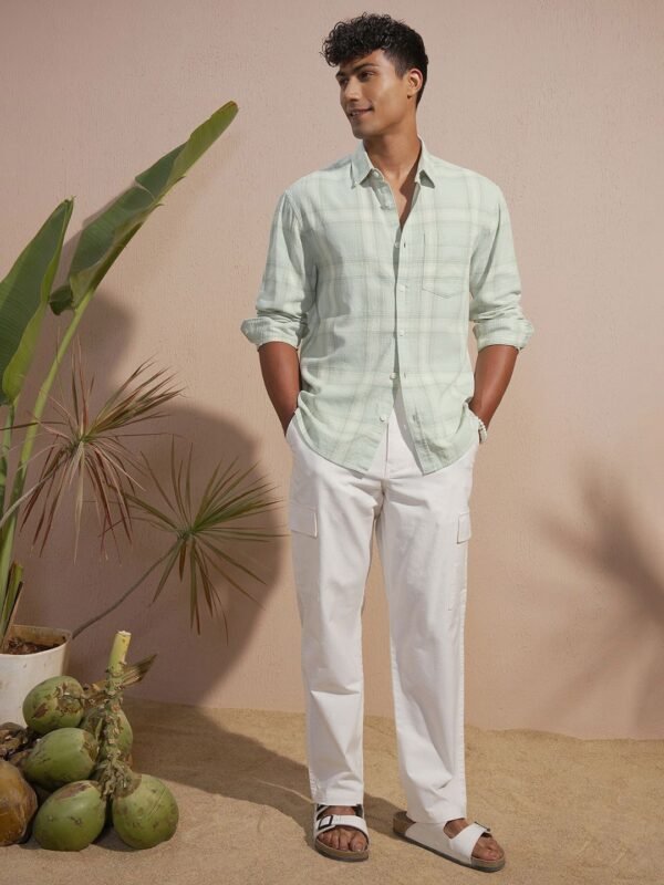 0zW9iKd6_f93aae280260450e83569941d0d7b985 LOCOMOTIVE Men Sea Green & White Textured Checked Relaxed Fit Dobby Cotton Shirt