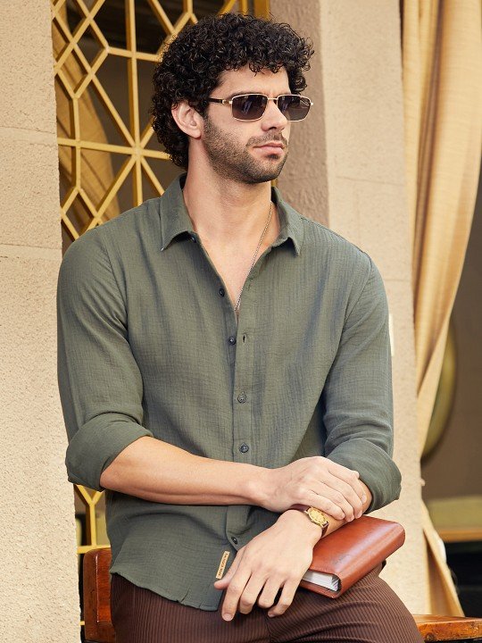 Campus Sutra Men Comfort Regular Fit Striped Casual Shirt