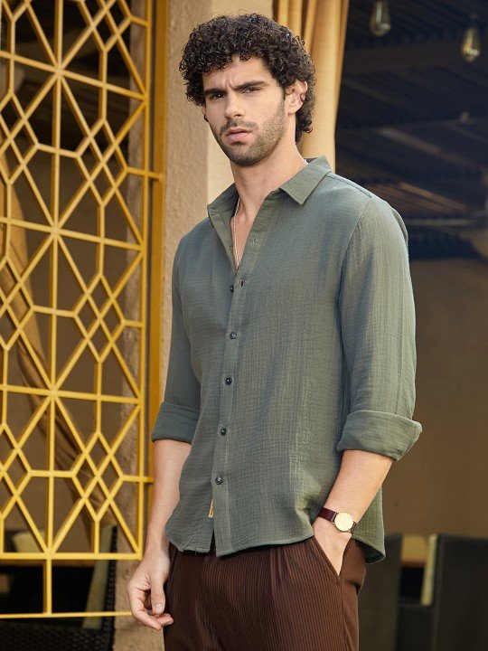 Campus Sutra Men Comfort Regular Fit Striped Casual Shirt